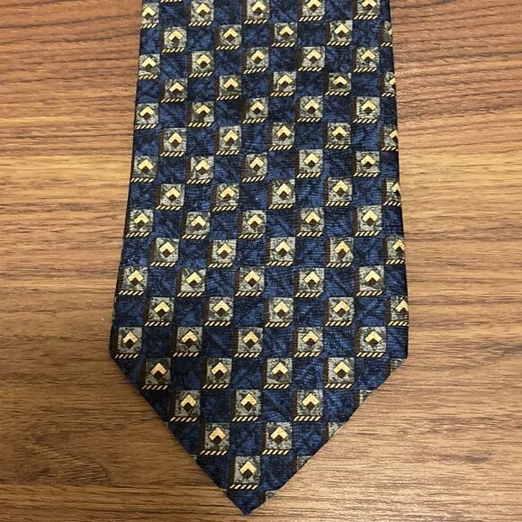 Ermenegildo Zegna Silk Necktie in Navy Blue/Black Gold Exclusive Pattern. - Picture 2 of 8